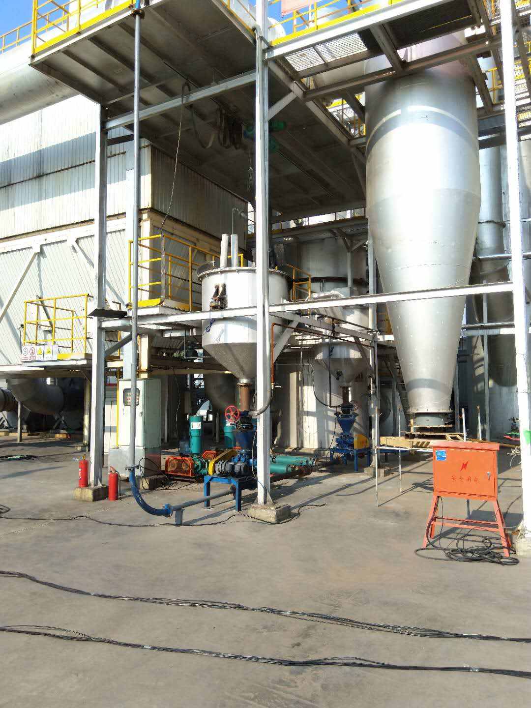 氣力輸送系統(tǒng)輸送現(xiàn)場實拍圖